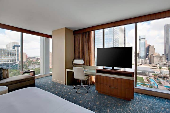 Room 17 of 156