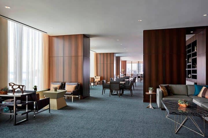 Lounge 113 of 156
